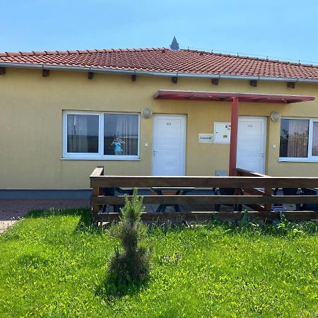 Apartman Delfin Senec Bagian luar foto